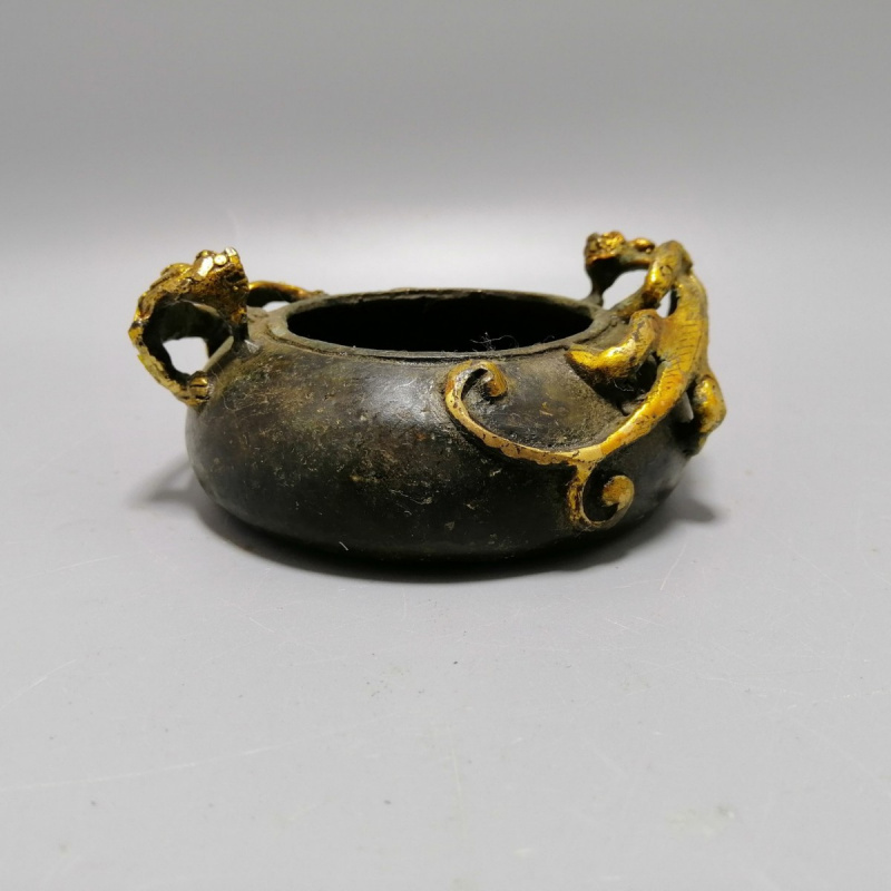 Vintage Collectible Ashtrays - ヴィンテージ飾りガラスドラゴン真鍮スタディペンウォッシュ灰皿フラット銅香炉仏教グッズ