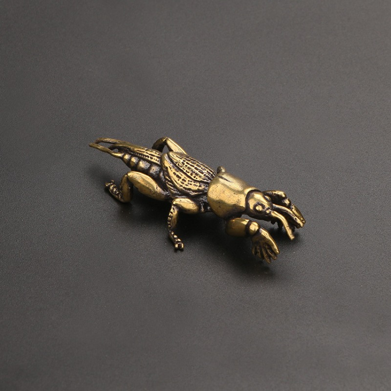 Vintage Collectible Christmas Ornaments - 1個の真鍮製彫刻ミニ昆虫ハンドヘルド装飾品ティーペットデスクオートデコレーションコレクタブルヴィンテージ銅工芸品フィギュア