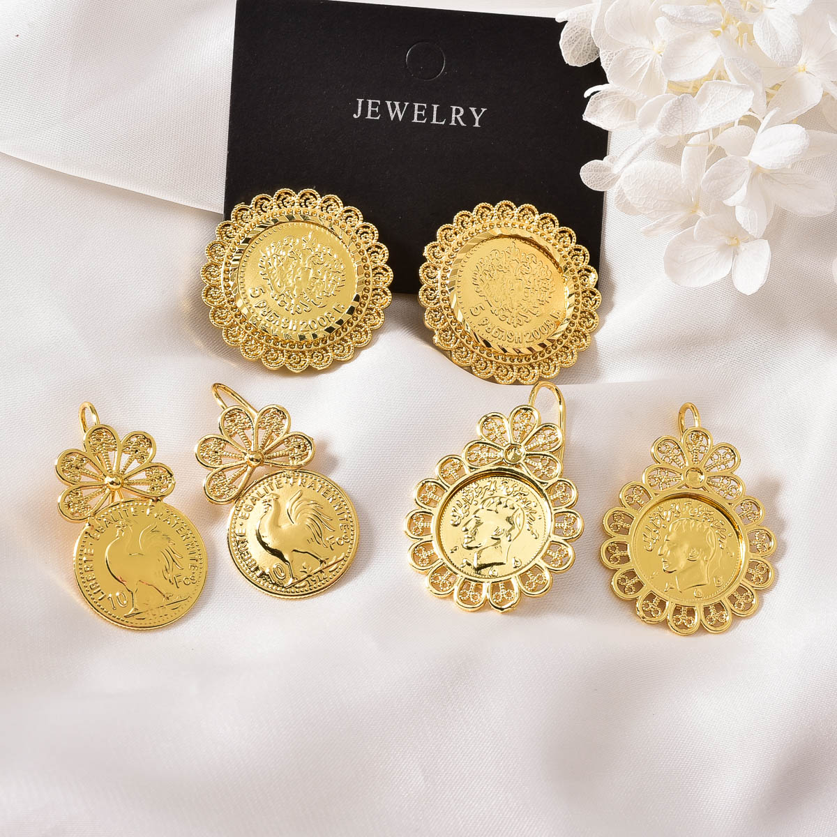 コインメダリオンドロップスタッドピアス レディース ホローフ - Vintage Collectible Coins のレビューと価格