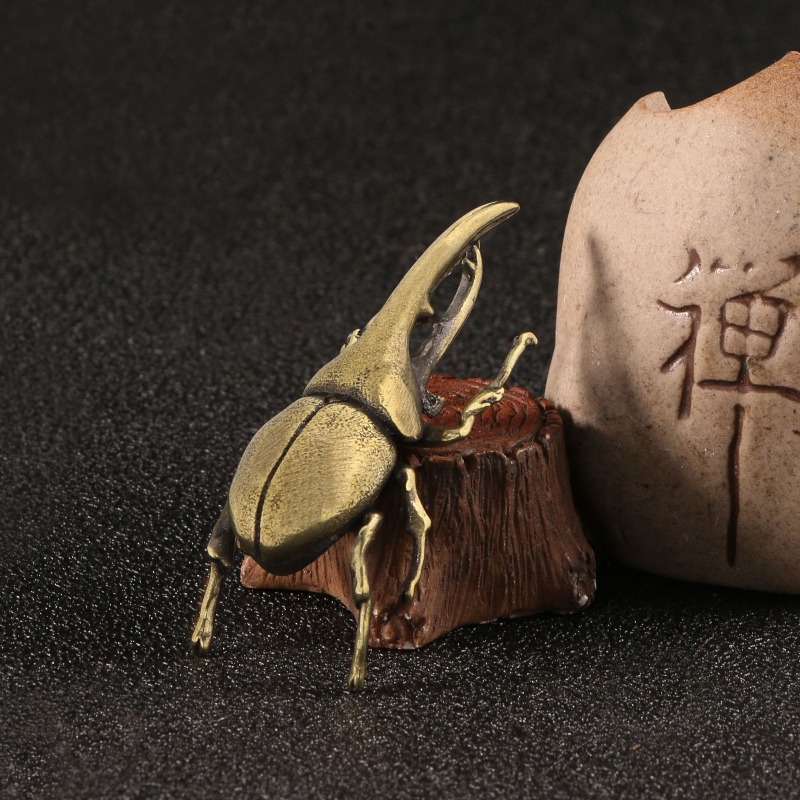 1PC ソリッドブラス彫刻ヘラクレスビートルハンドヘルドピー - Vintage Collectible Christmas Ornaments のレビューと価格
