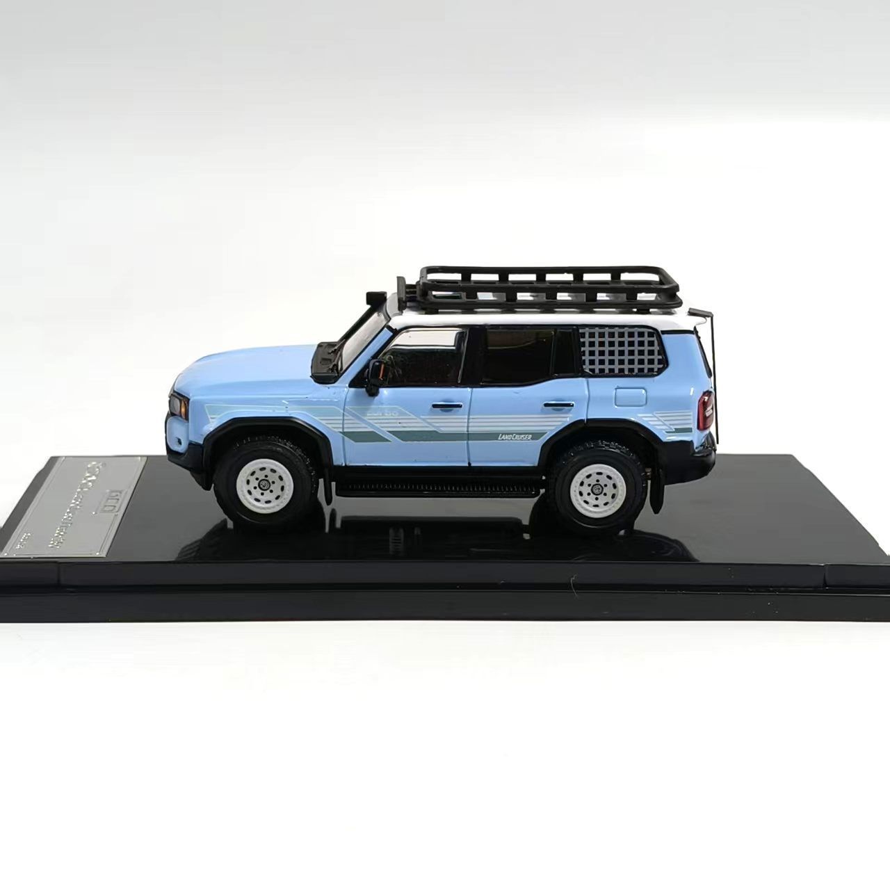 ダイキャスト DCM 1:64 スケール LC250 ヴィン - Vintage Collection のレビューと価格